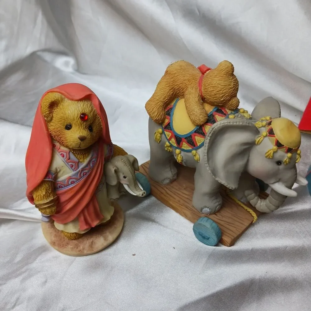 CHERISHED TEDDIES IN THE CENTER RING CIRCUS SET W/11 FIGURINES